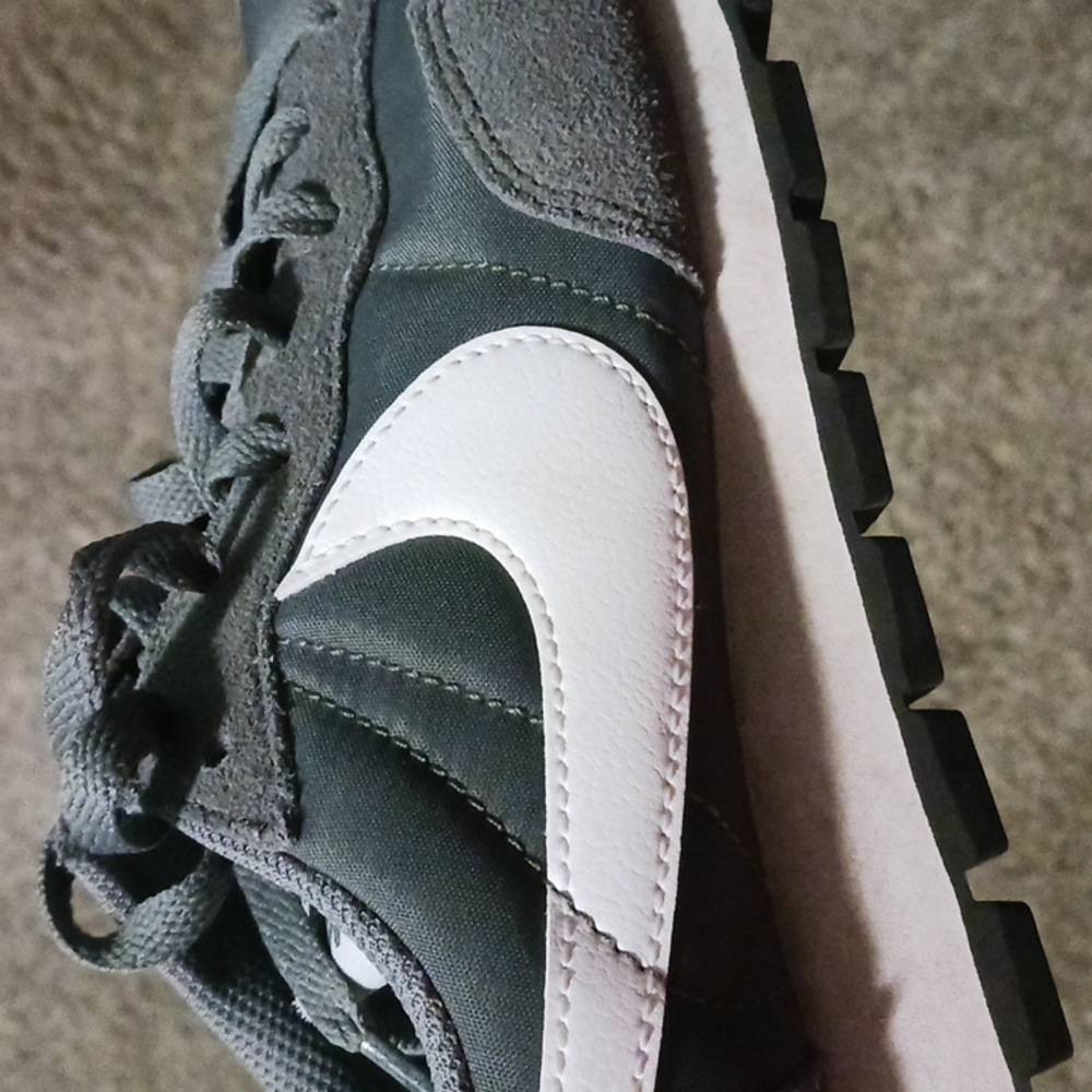 Shoes - Picture 2 of 5